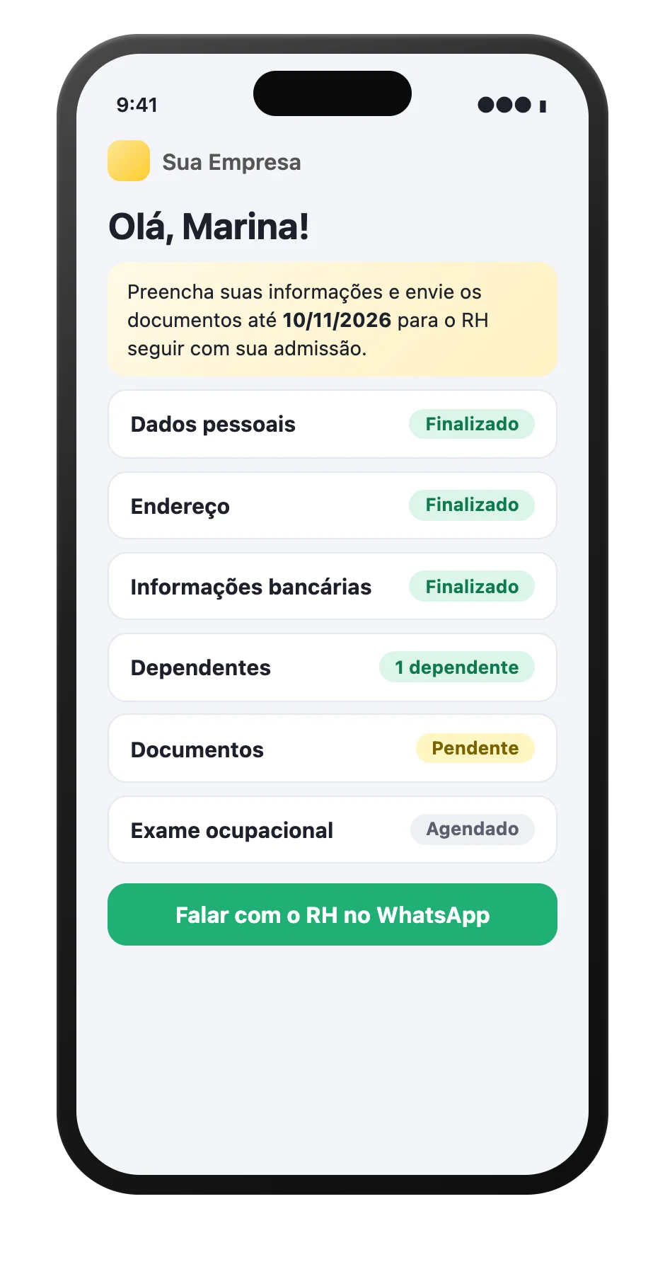Portal do colaborador aberto no celular com as seções da admissão marcadas como finalizadas ou pendentes